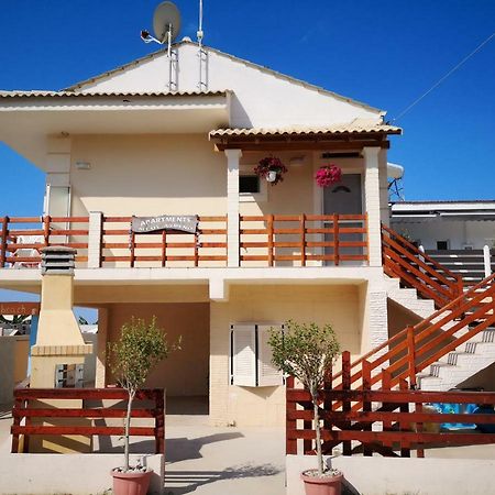 Apartment Alexis Armeno มาราไธอาส ภายนอก รูปภาพ