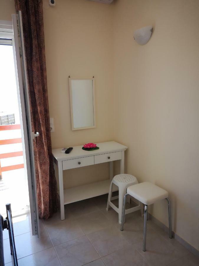 Apartment Alexis Armeno มาราไธอาส ภายนอก รูปภาพ